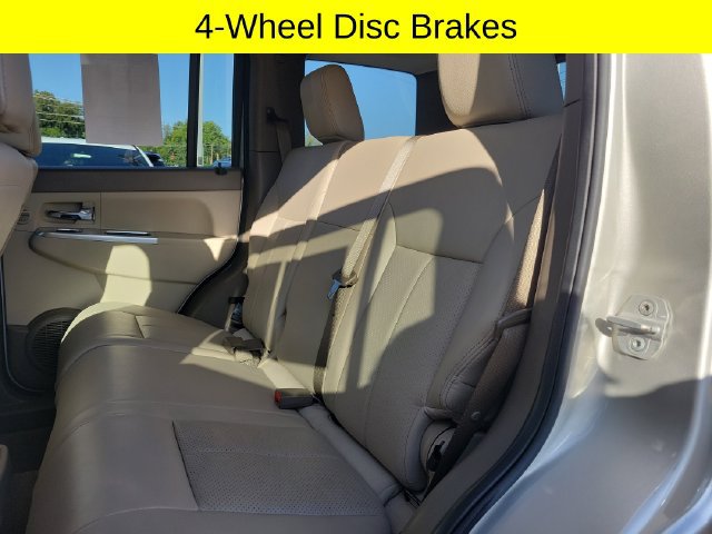 Used 2009 Jeep Liberty Limited w/ Premium Group AWD/4WD image 26