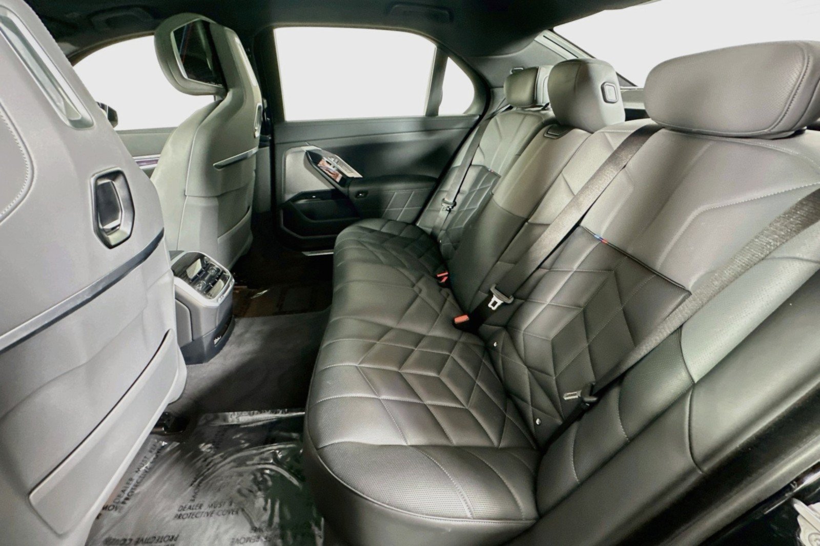 Used 2026 BMW 740i xDrive AWD/4WD image 9