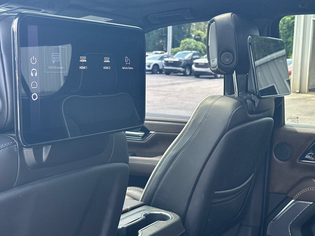 Used 2025 GMC Yukon XL Denali Ultimate w/ LPO, Floor Liner Package AWD/4WD image 23