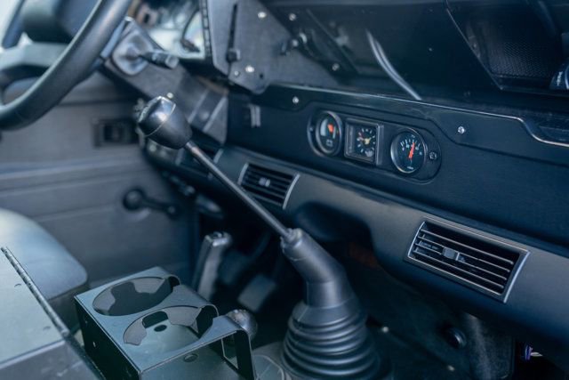 Used 1993 Land Rover Defender 110 image 40