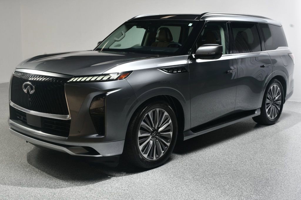 Used 2025 INFINITI QX80 Sensory image 2