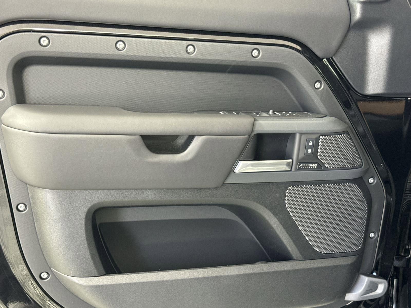 Certified 2024 Land Rover Defender 110 X AWD/4WD image 22