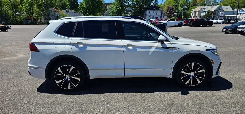 Used 2024 Volkswagen Tiguan SEL R-Line AWD/4WD image 9