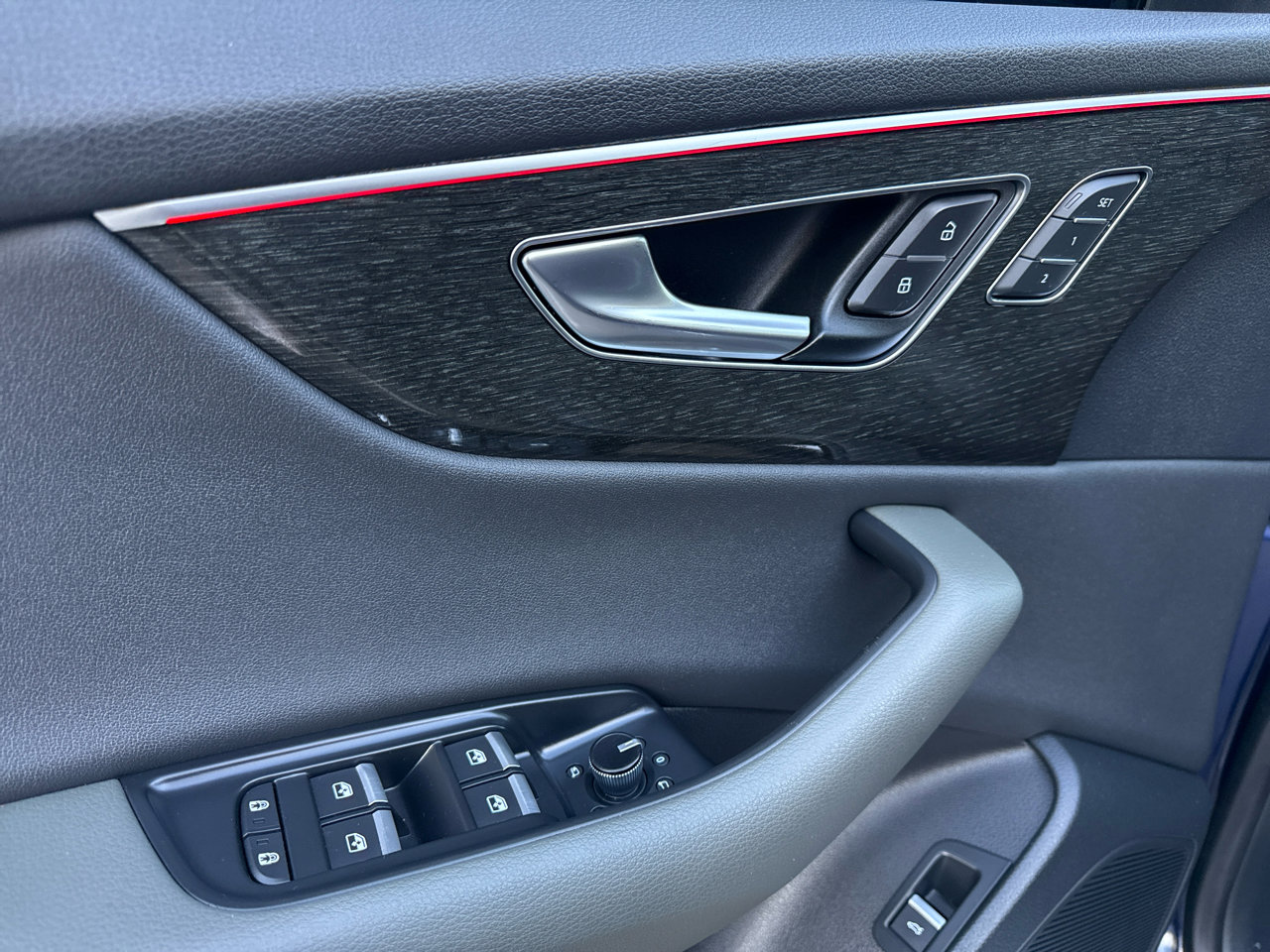 Used 2019 Audi Q8 Premium Plus w/ Premium Plus image 24