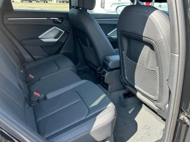 New 2025 Audi Q3 2.0T Premium image 23