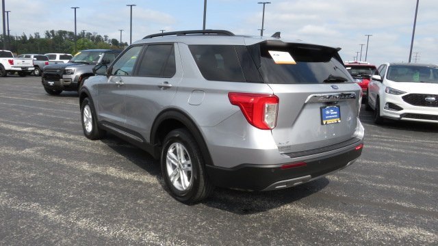 Certified 2022 Ford Explorer XLT w/ Equipment Group 202A image 5