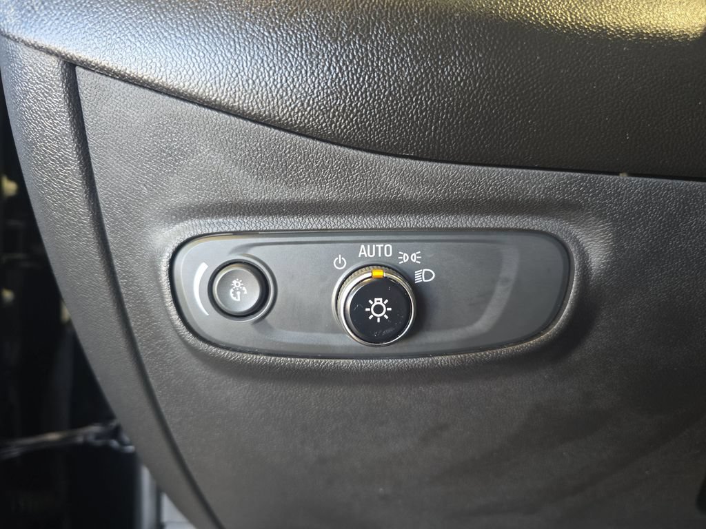 Used 2022 Chevrolet Equinox LT FWD image 26