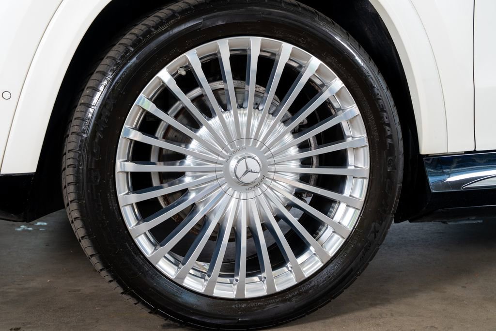 Used 2023 Mercedes-Benz Maybach GLS 600 4MATIC image 10