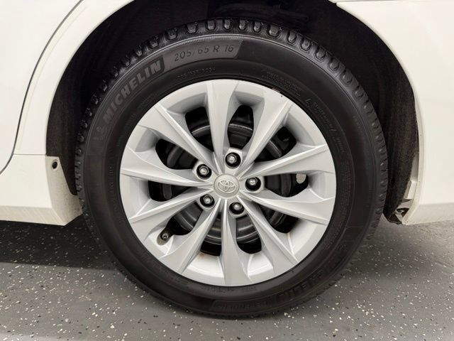 Used 2015 Toyota Camry LE FWD image 20