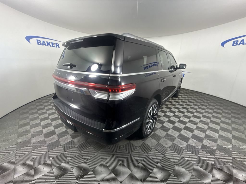 Used 2022 Lincoln Navigator Black Label AWD/4WD image 9