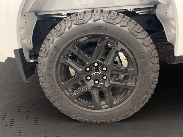 New 2026 Chevrolet Silverado 1500 Custom w/ Turbomax Blackout Package AWD/4WD image 16
