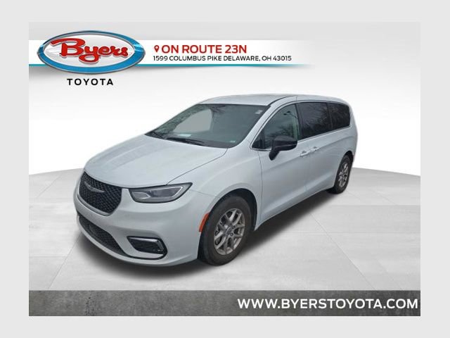 Used 2024 Chrysler Pacifica Touring-L image 1