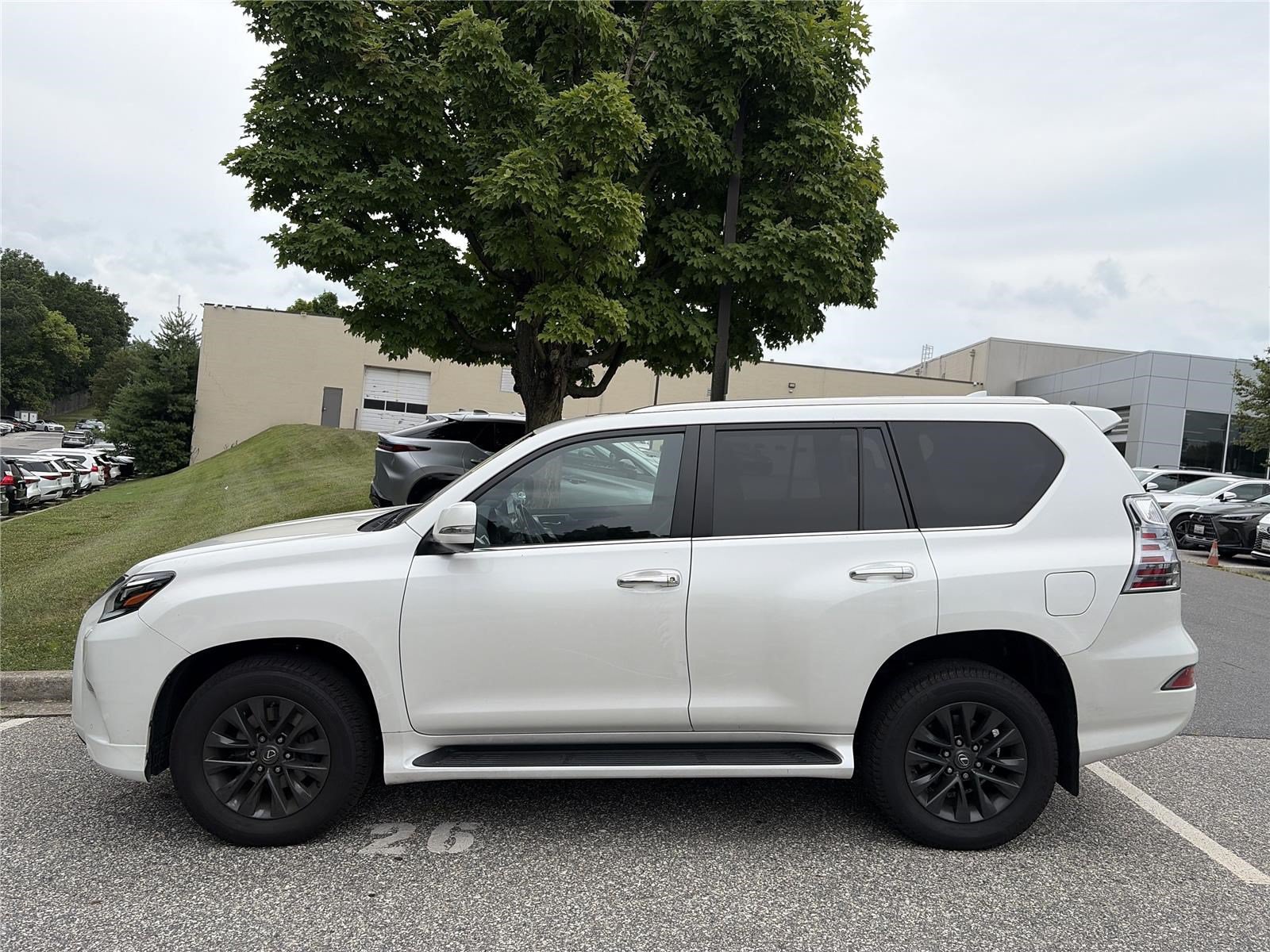 Used 2022 Lexus GX 460 Premium w/ Premium Plus Package AWD/4WD image 2