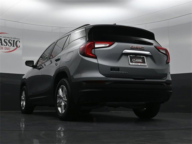Used 2024 GMC Terrain SLE w/ Driver Convenience Package image 23