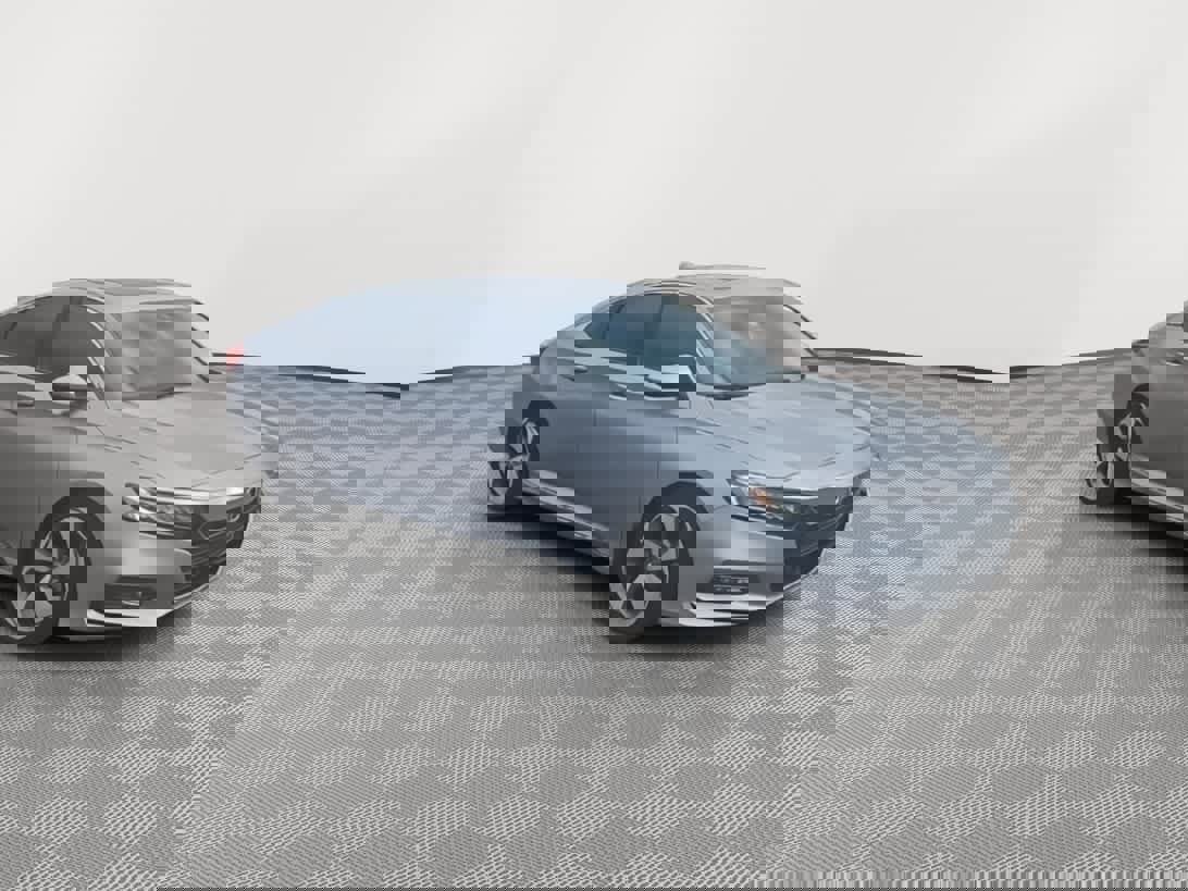 Used 2019 Honda Accord Touring image 2