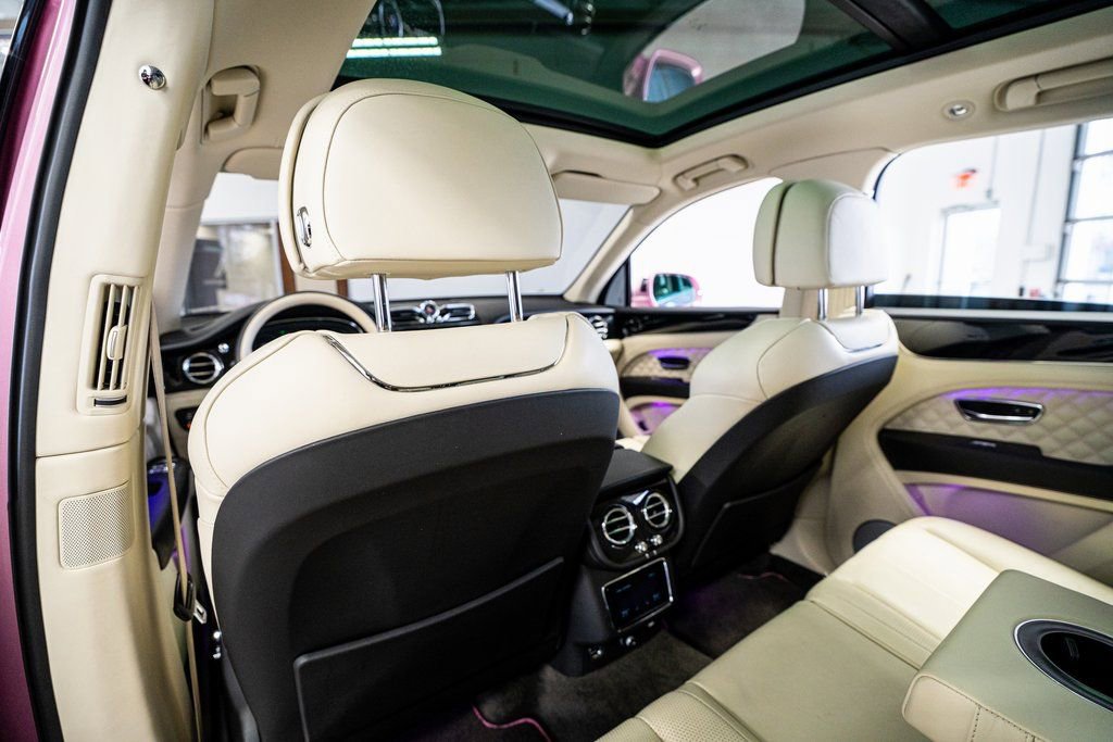 Used 2021 Bentley Bentayga image 57