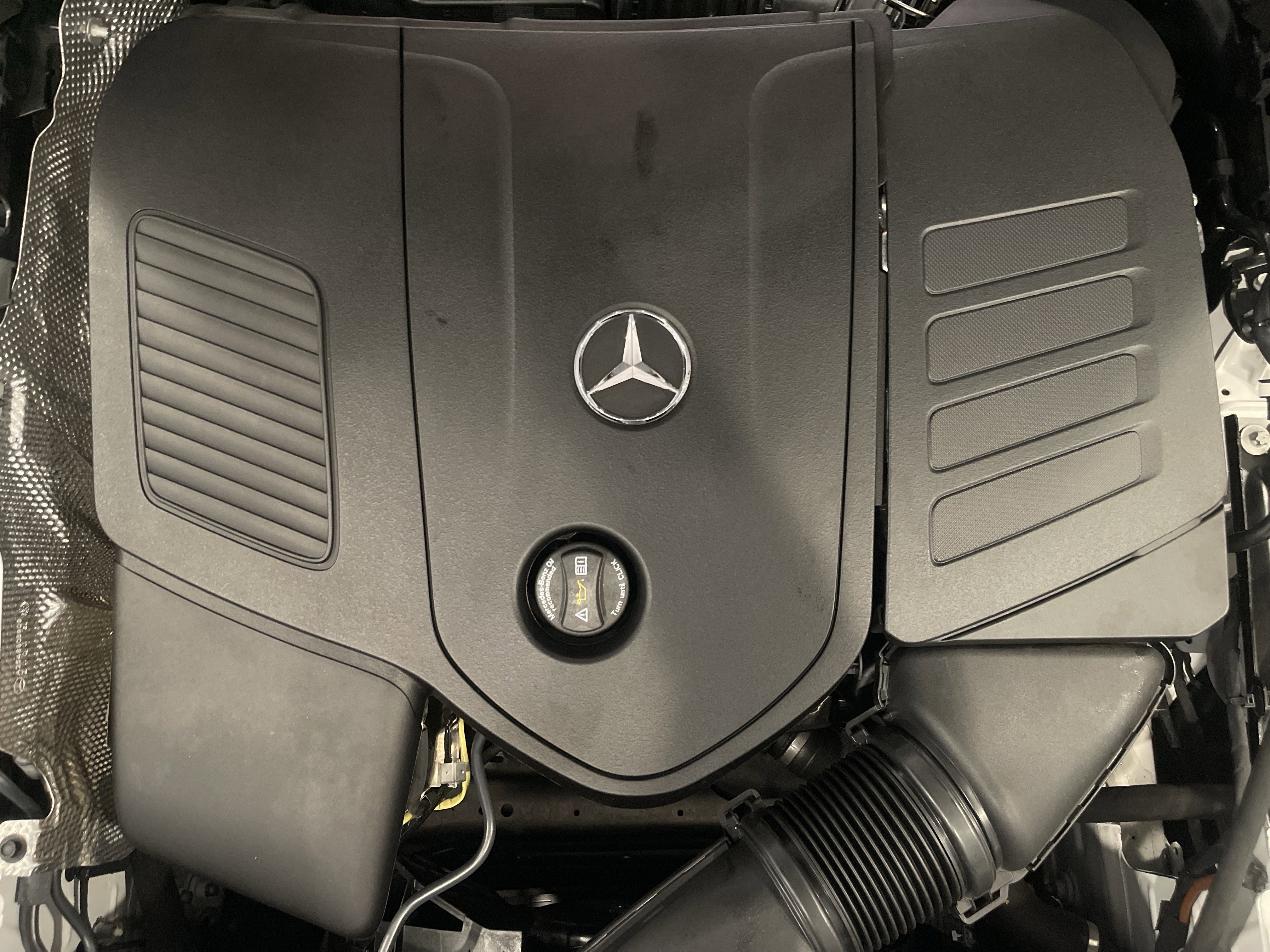 Used 2024 Mercedes-Benz GLC 300 4MATIC image 26