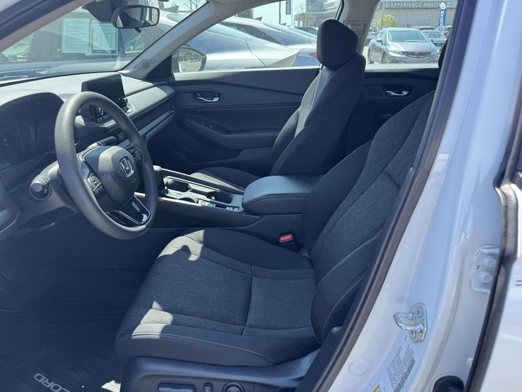 Used 2025 Honda Accord SE image 11