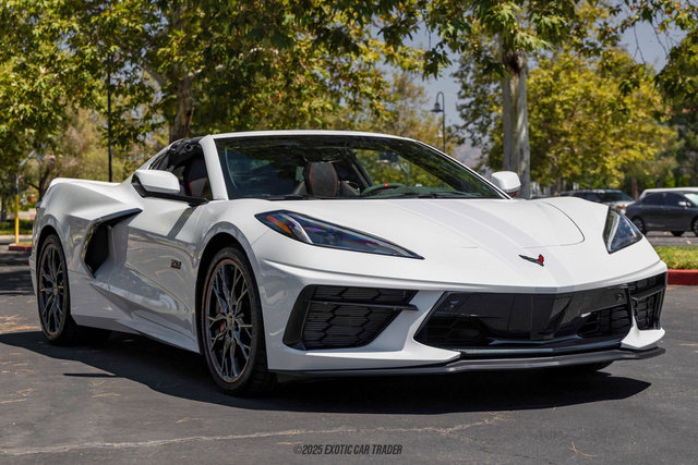 Used 2023 Chevrolet Corvette Stingray Premium Cpe w/ Z51 Performance Package image 12