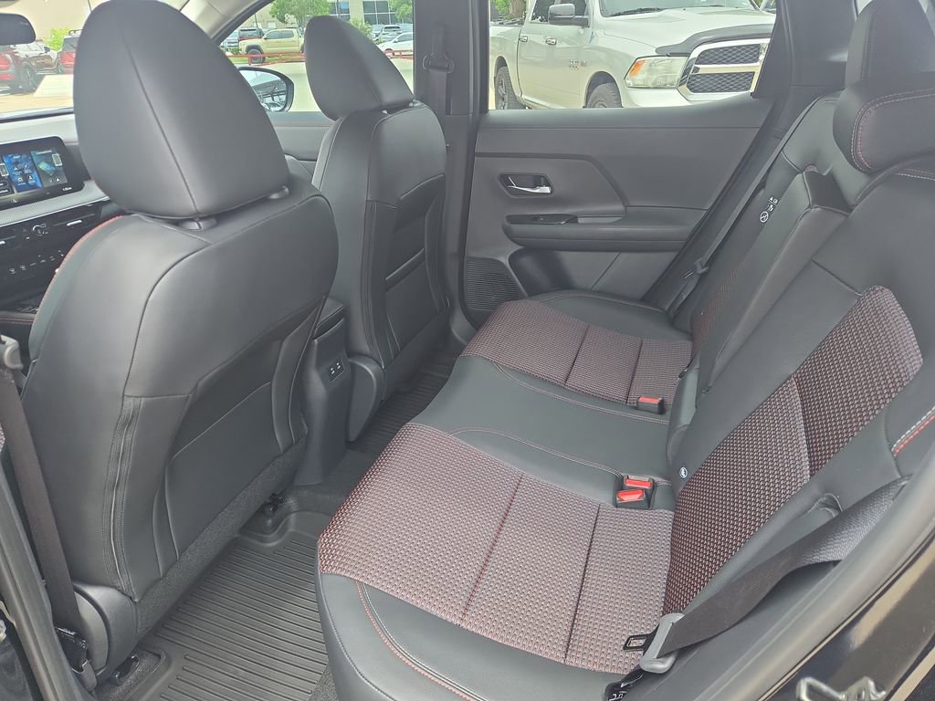 New 2026 Nissan Kicks SR FWD image 9