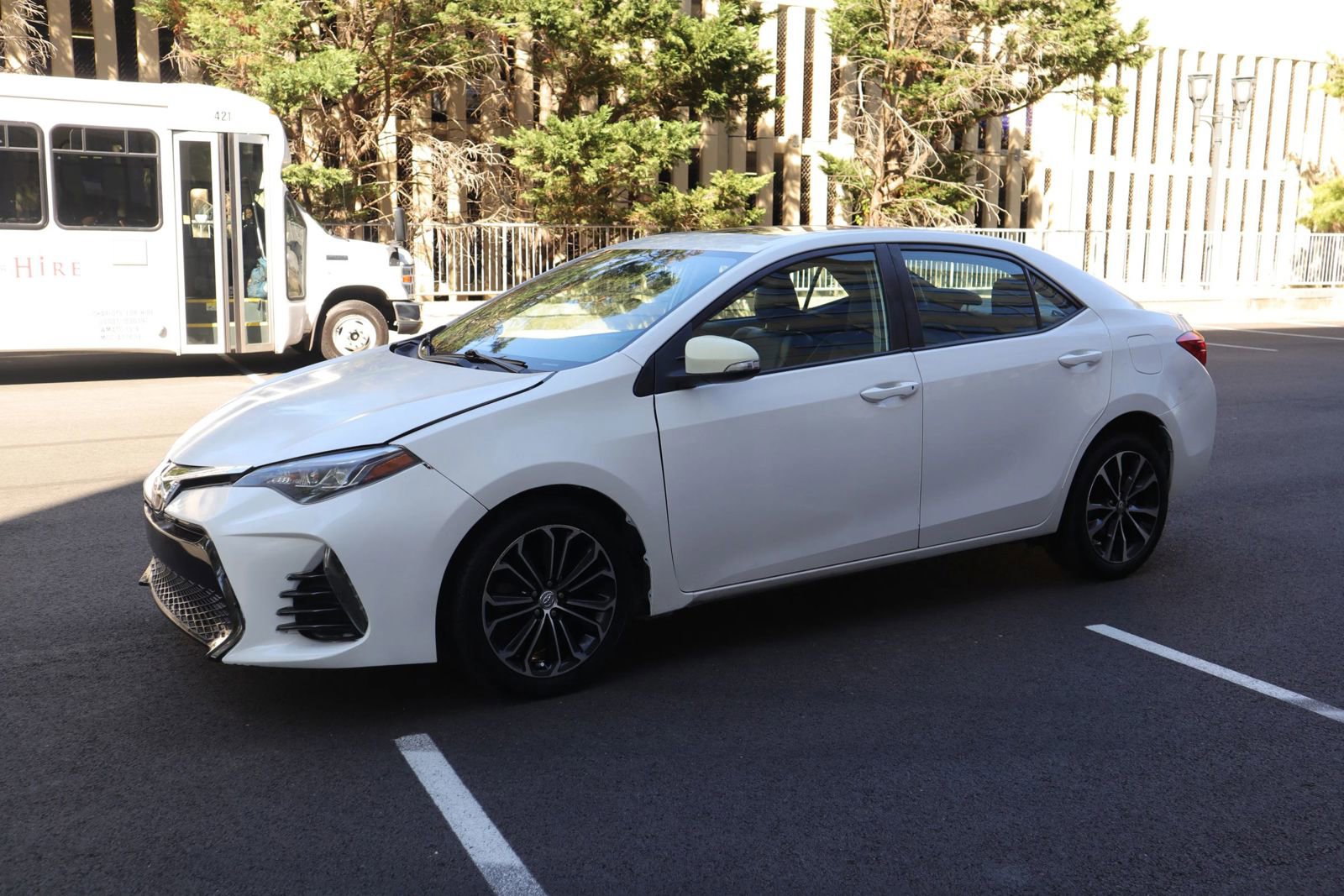 Used 2018 Toyota Corolla SE w/ SE Premium Package FWD image 12