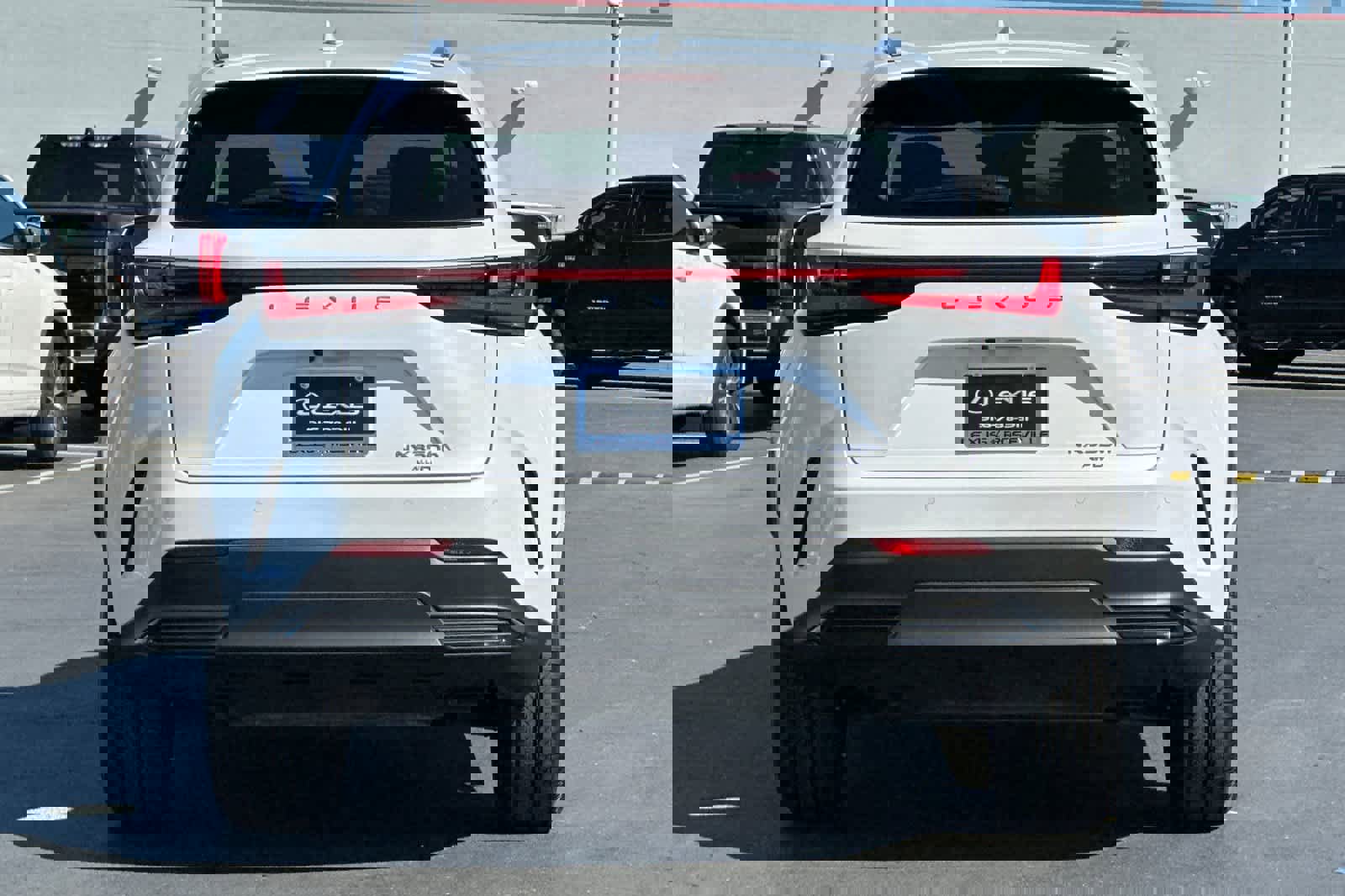 Used 2023 Lexus NX 350h Premium image 8