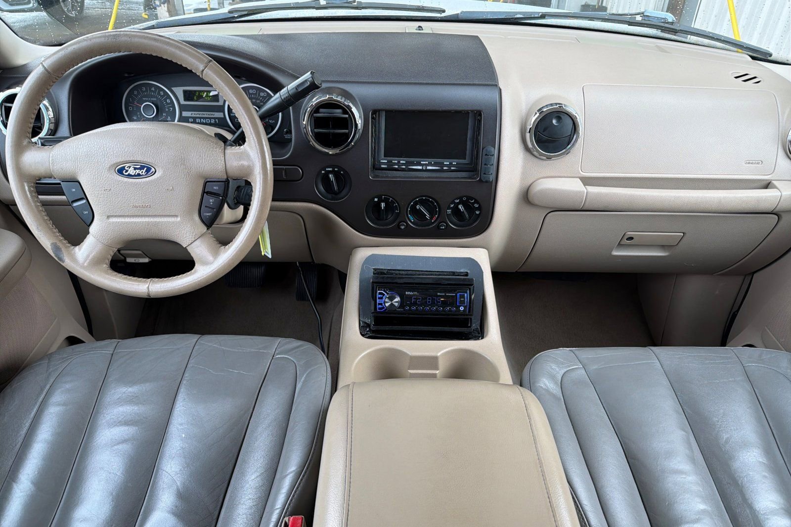 Used 2005 Ford Expedition XLT image 12