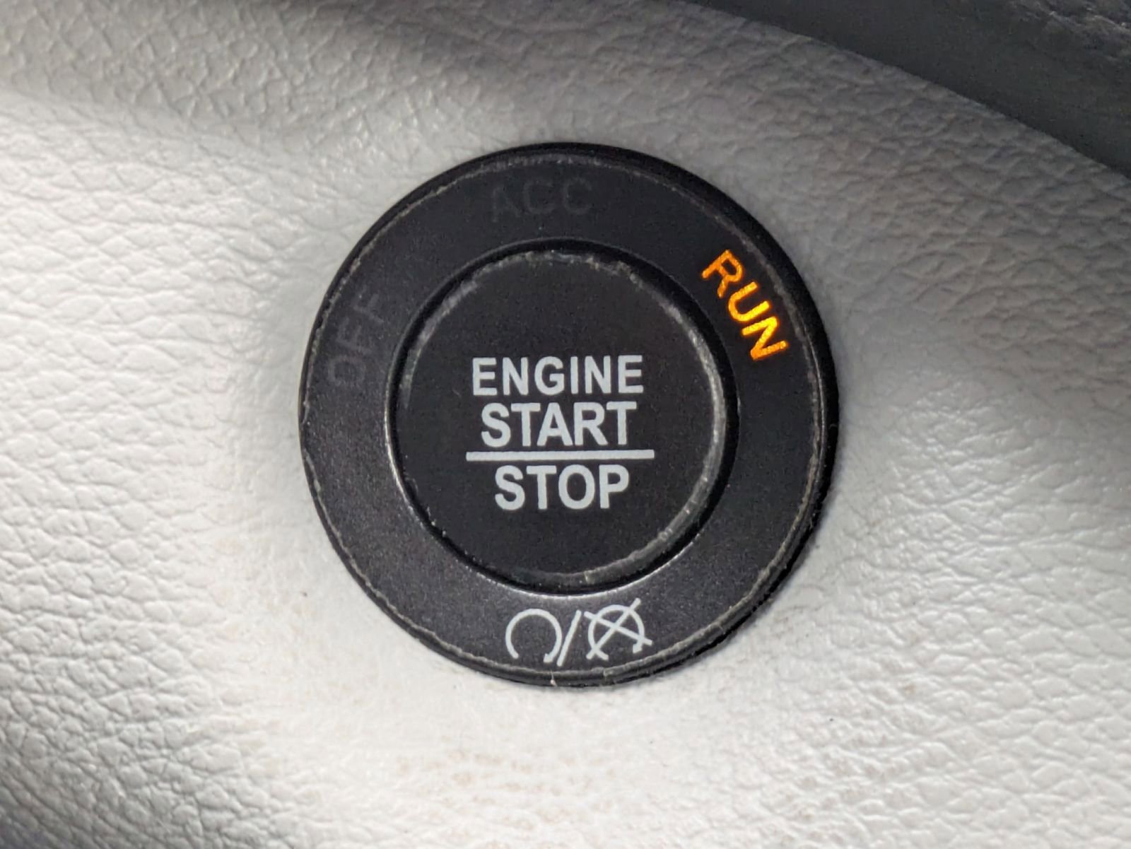 Used 2019 Jeep Cherokee Limited image 16