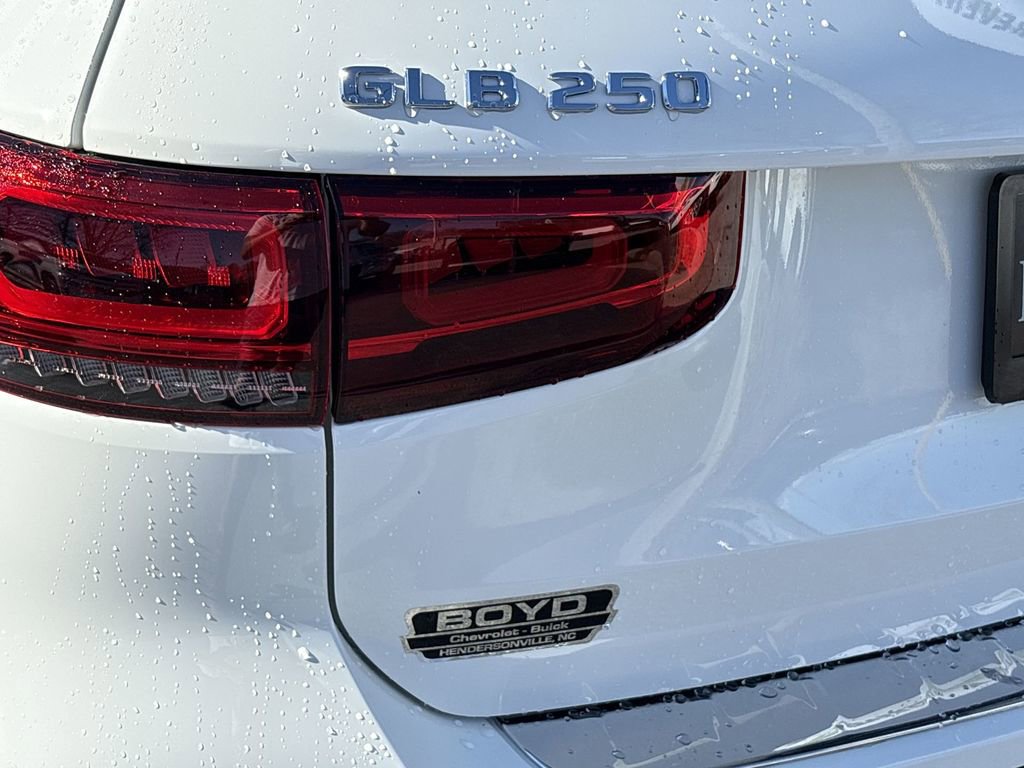 Used 2021 Mercedes-Benz GLB 250 w/ Premium Package image 34