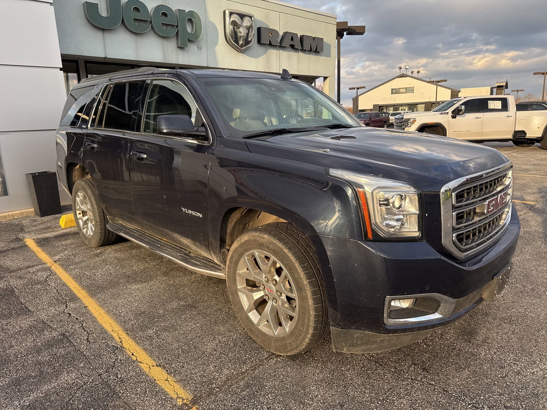 Used 2017 GMC Yukon SLT w/ Open Road Package image 4
