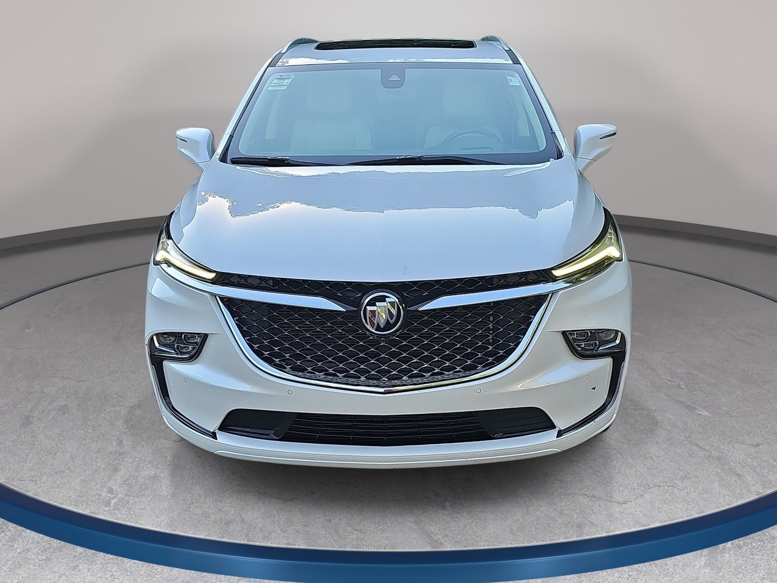 Used 2022 Buick Enclave Avenir w/ Avenir Technology Package FWD image 2