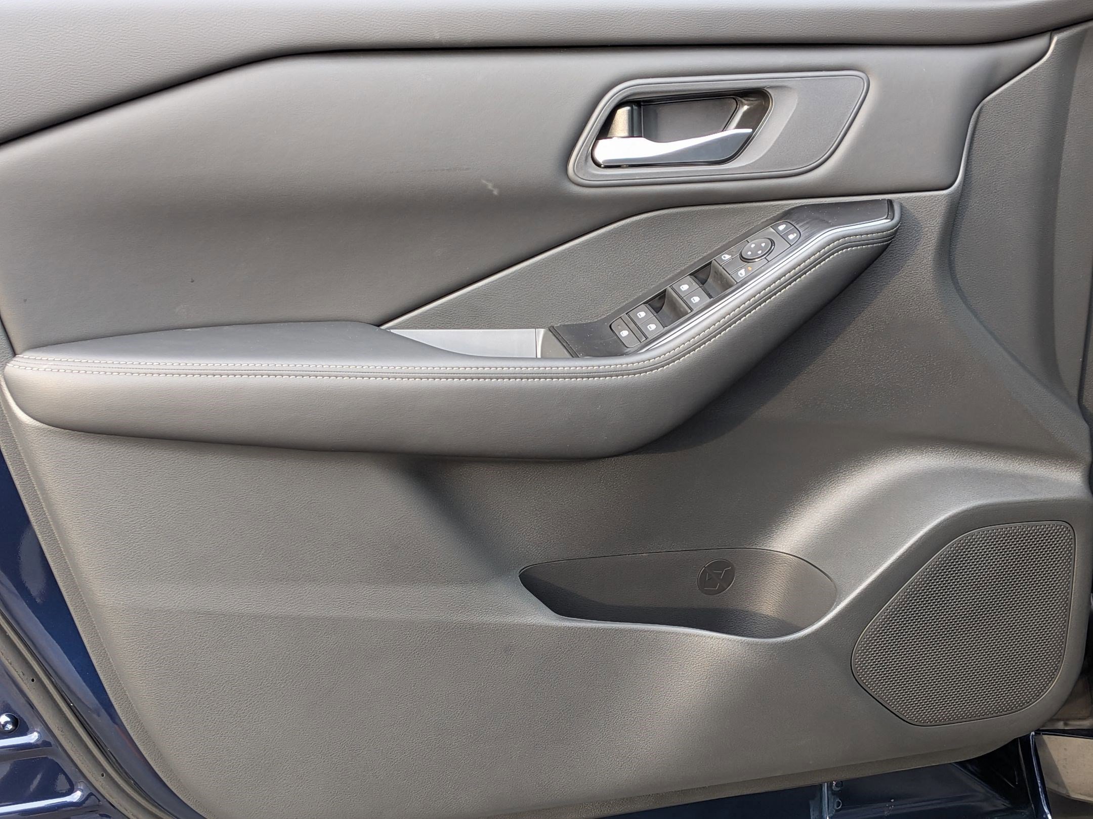 New 2026 Nissan Rogue SV FWD image 12
