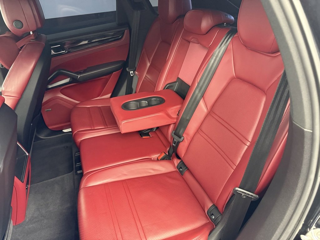Used 2019 Porsche Cayenne S image 47