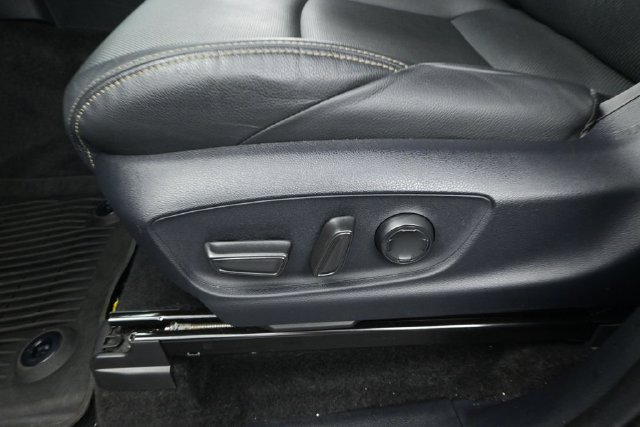 Used 2024 Toyota Tacoma Limited w/ Limited Package (LT) AWD/4WD image 13