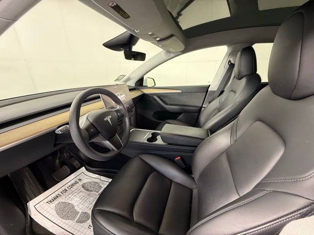 Used 2024 Tesla Model Y Long Range AWD/4WD image 16