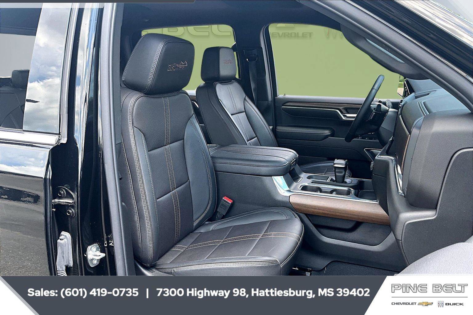 Used 2023 Chevrolet Silverado 1500 High Country w/ Technology Package image 7