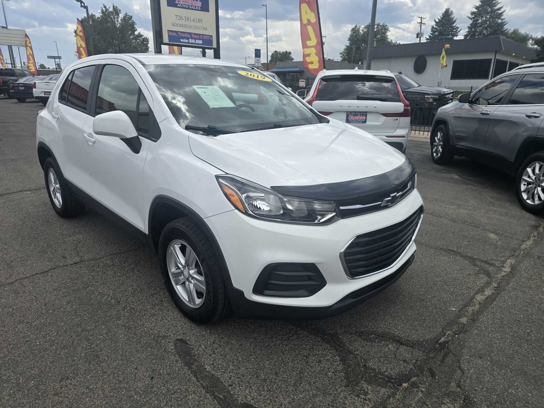 Used 2019 Chevrolet Trax LS w/ Tint and Cruise Package AWD/4WD image 4