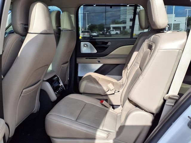 Certified 2022 Lincoln Aviator Reserve w/ Equipment Group 201A AWD/4WD image 5