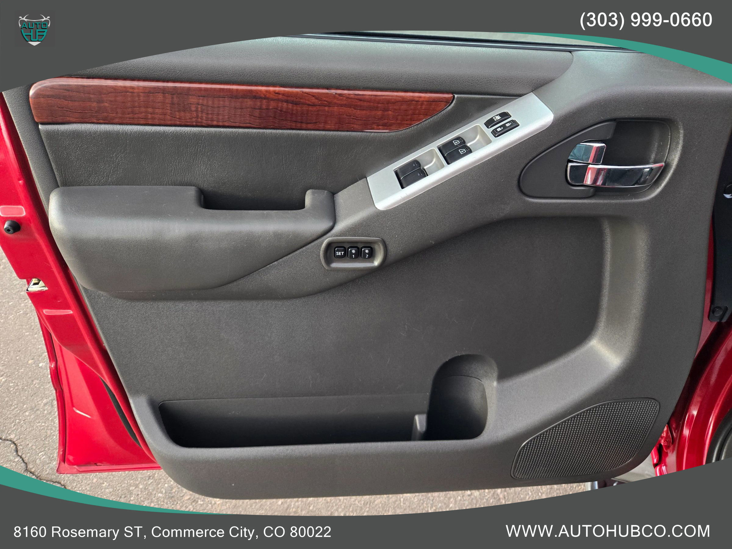 Used 2011 Nissan Pathfinder LE image 27