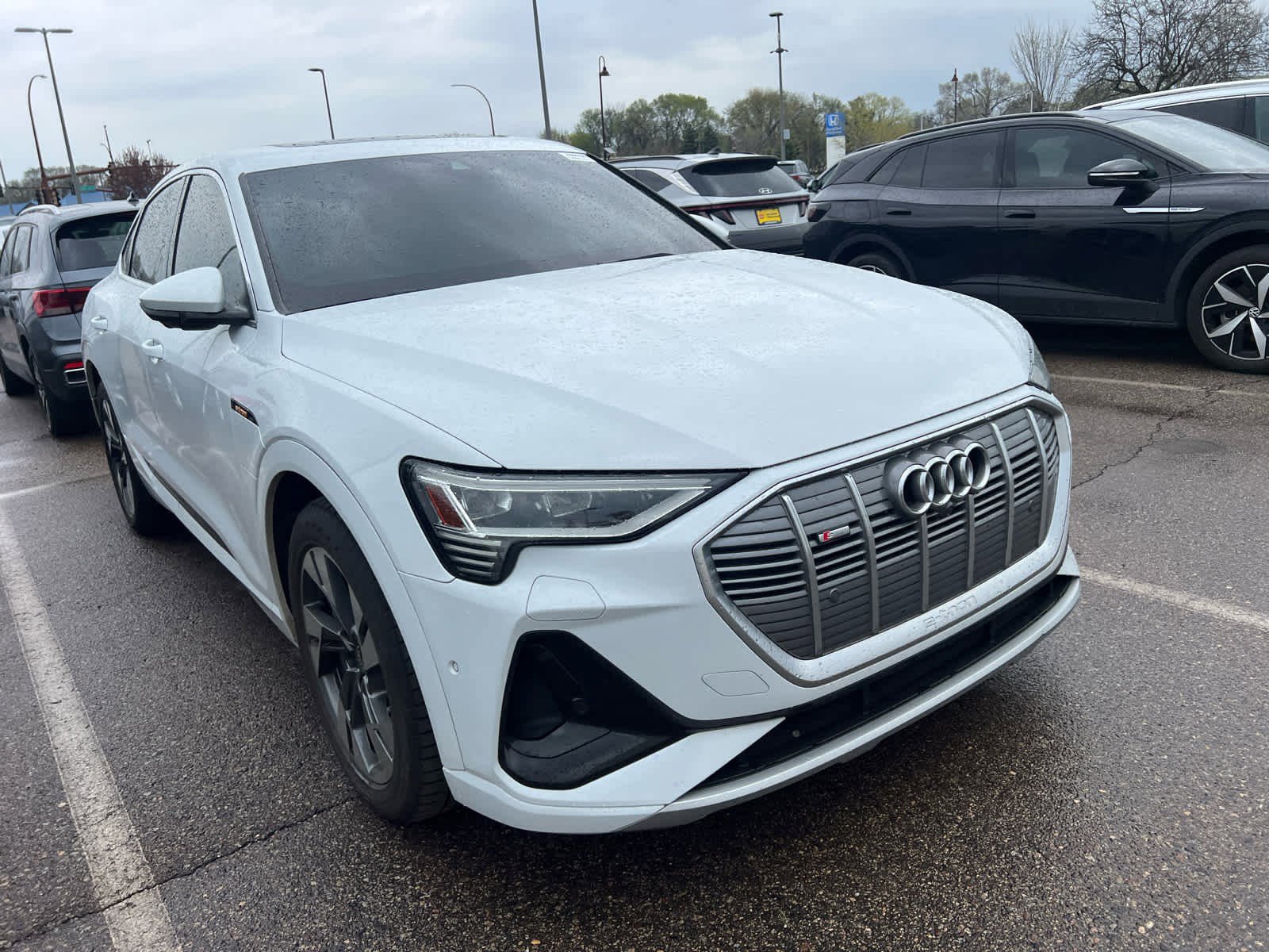 Used 2021 Audi e-tron Premium Plus w/ Premium Plus Package AWD/4WD image 3