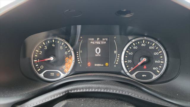 Used 2015 Jeep Renegade Latitude FWD image 23