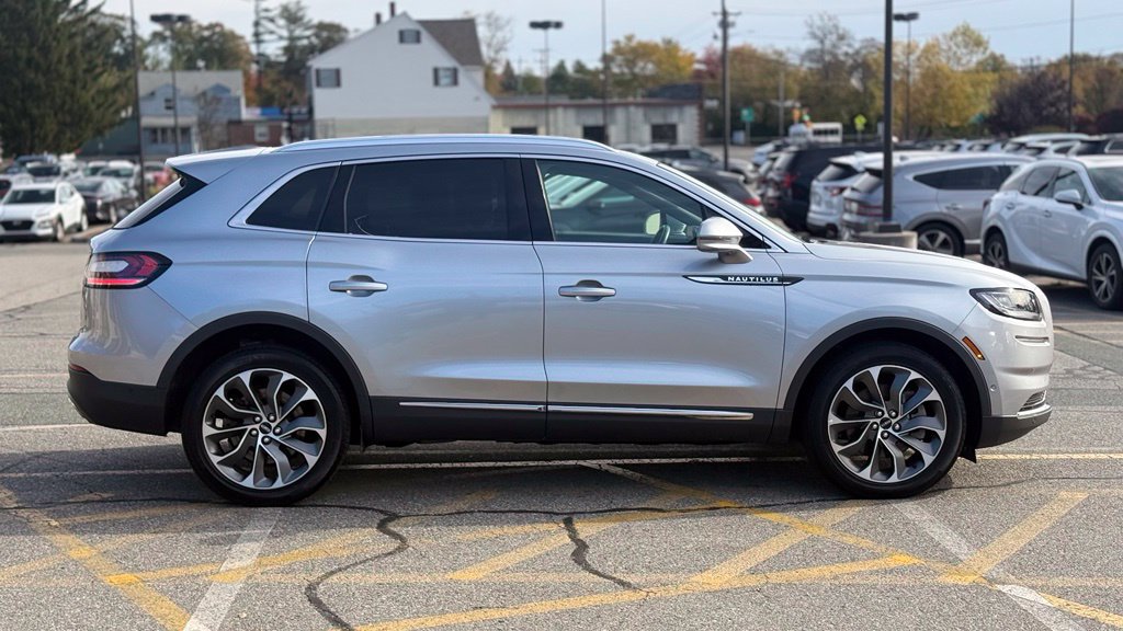 Used 2023 Lincoln Nautilus Reserve w/ Equipment Group 201A AWD/4WD image 8