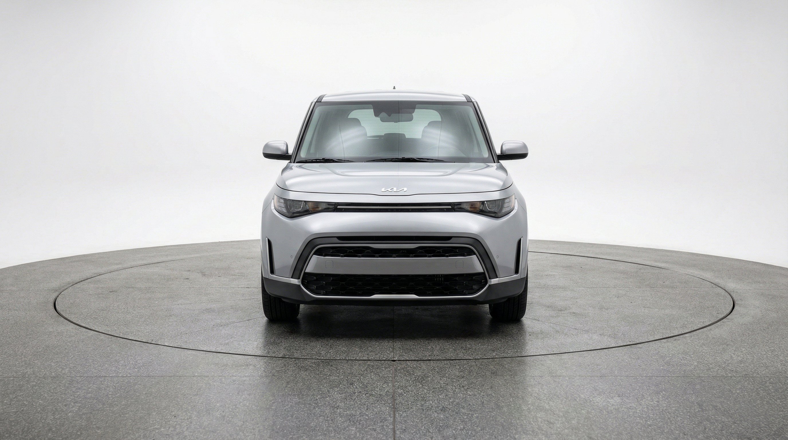 Used 2025 Kia Soul LX w/ LX Technology Package FWD image 2