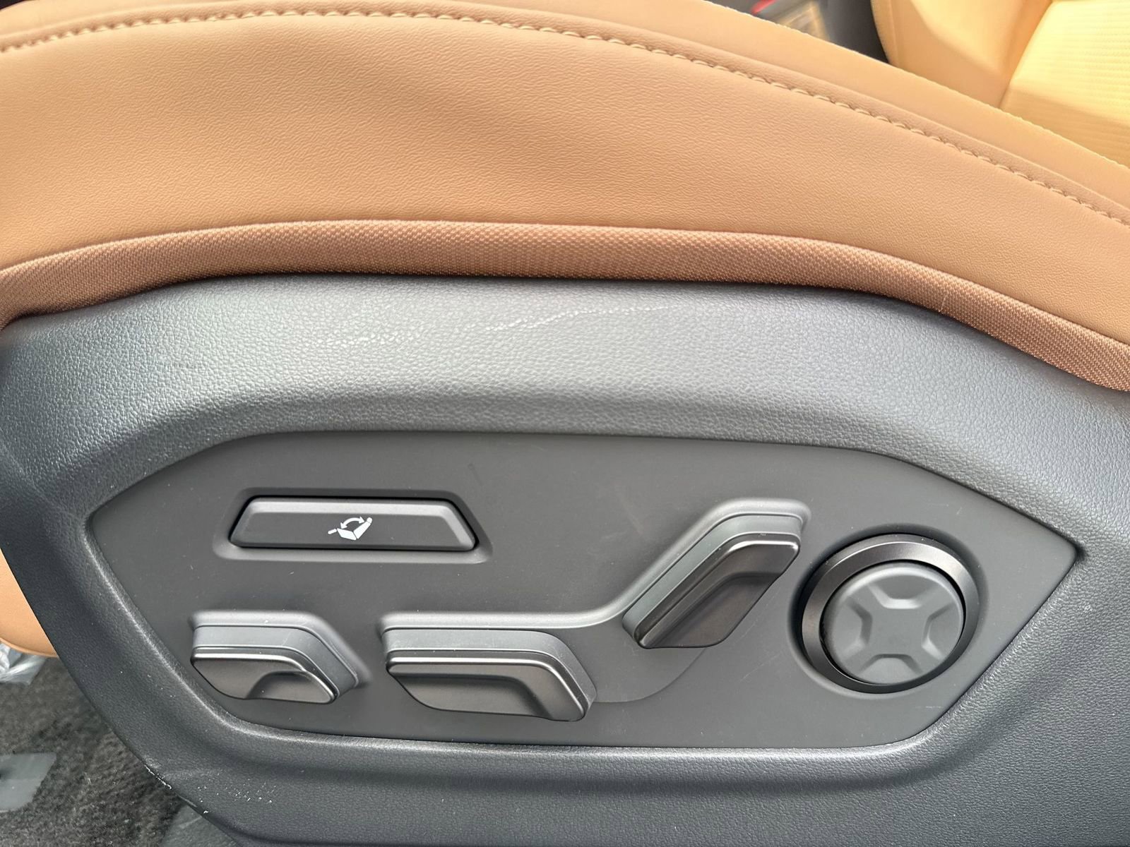 New 2026 Hyundai Santa Fe Calligraphy image 15