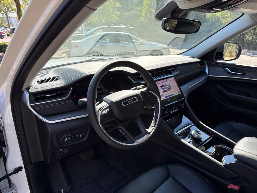 Used 2023 Jeep Grand Cherokee Limited AWD/4WD image 18