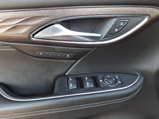Used 2022 Buick Envision Avenir w/ Technology Package II AWD/4WD image 28
