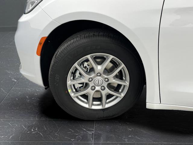New 2026 Chrysler Pacifica Select image 36