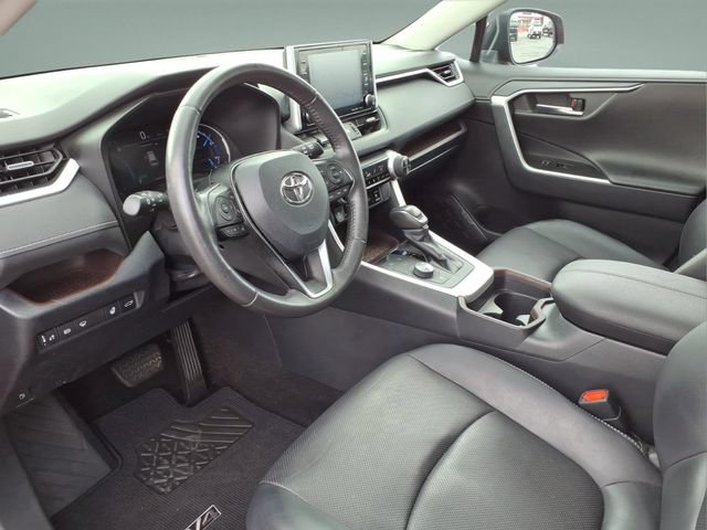 Used 2019 Toyota RAV4 Limited w/ Limited Grade Weather Package AWD/4WD image 10