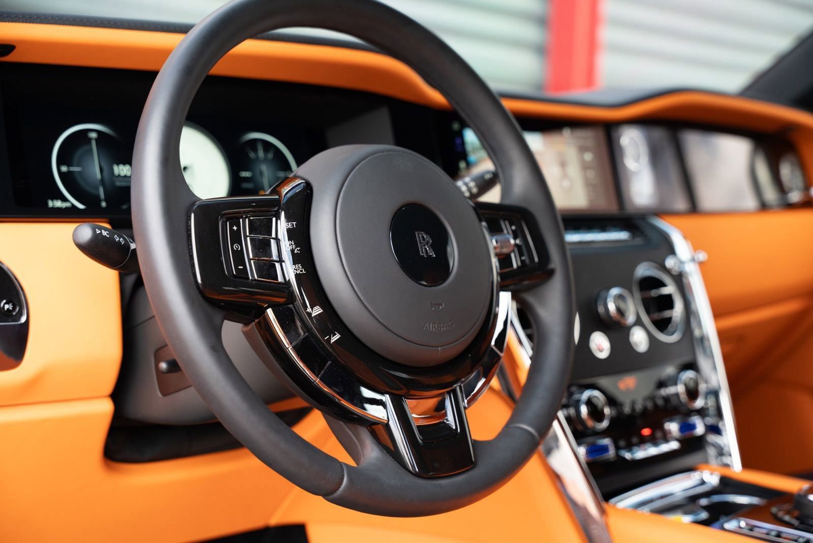 Used 2025 Rolls-Royce Cullinan image 25