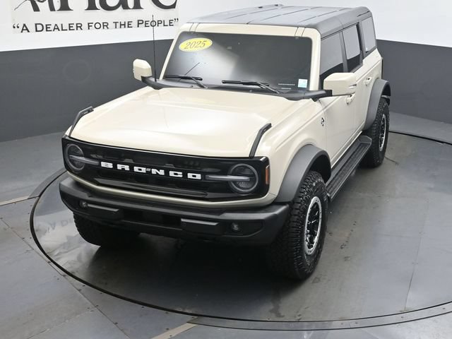 Used 2025 Ford Bronco Outer Banks w/ Sasquatch Package AWD/4WD image 47